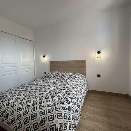 Climatise 2 Pieces Avec Piscine Et Parking Securise - Fr-1-226-524 * Roquebrune-sur Argens